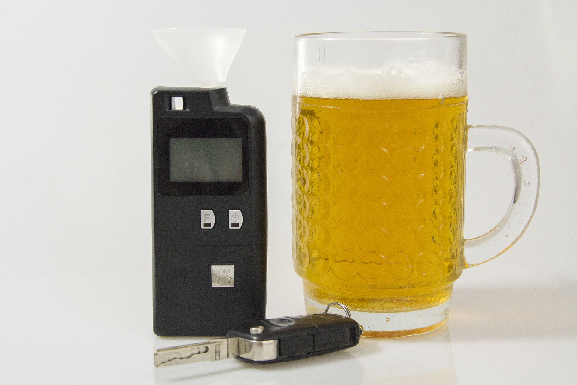 breathalyser-1684431_1920